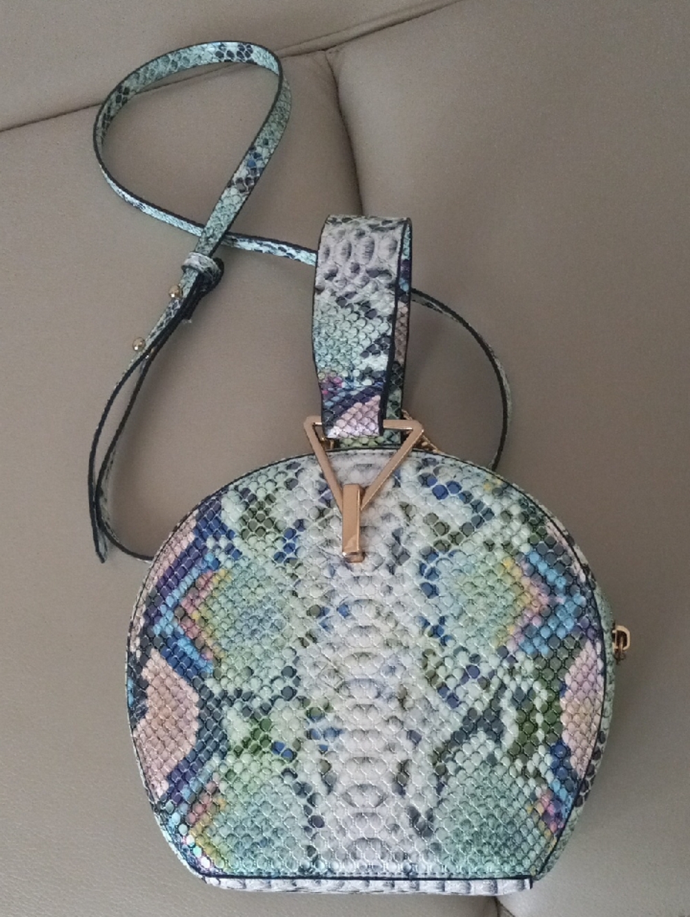 Green Snake-Print Crossbody Bag with Detachable Gold Chain Strap
